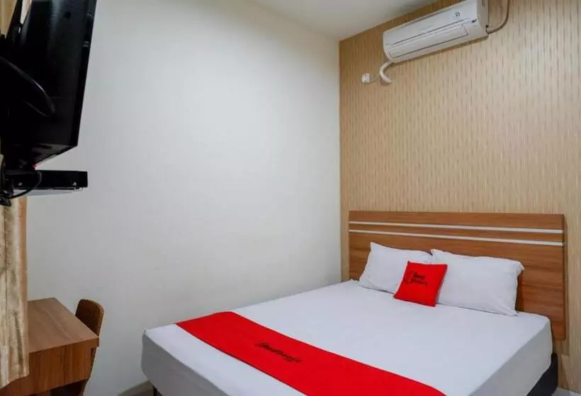 ペンション Reddoorz Near Living Plaza Purwokerto