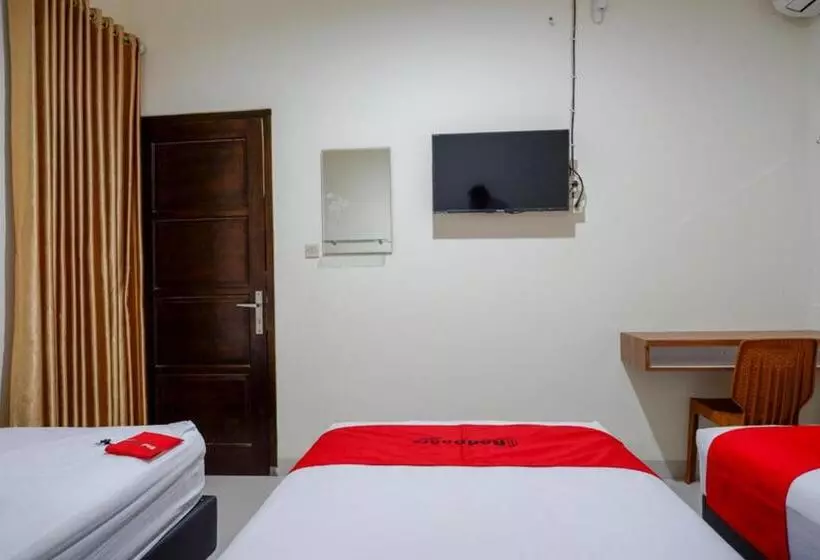 ペンション Reddoorz Near Living Plaza Purwokerto