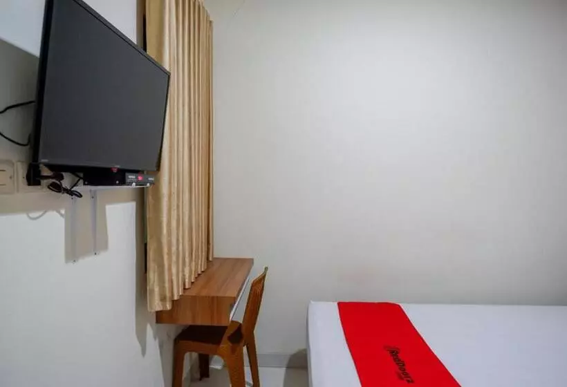 ペンション Reddoorz Near Living Plaza Purwokerto