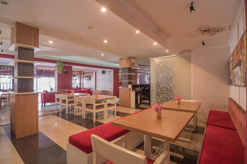 פנסיון Reddoorz Near Setrasari Mall 2