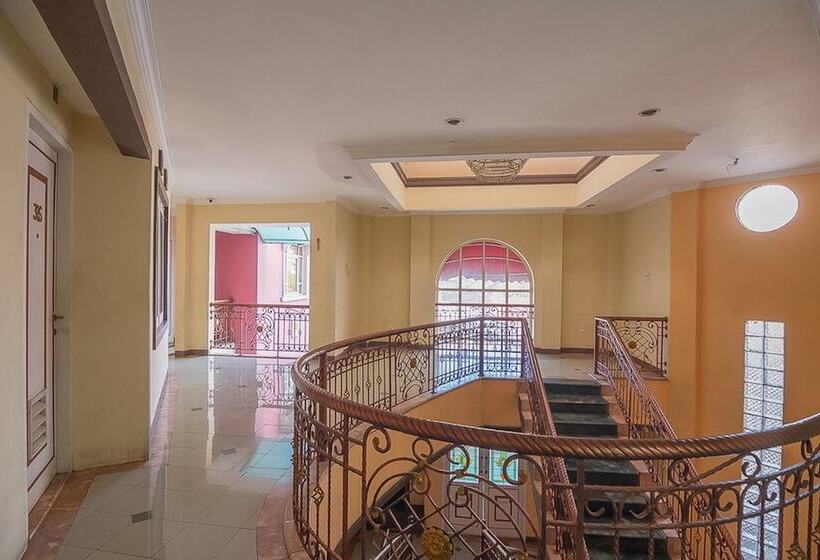 פנסיון Reddoorz Near Setrasari Mall 2