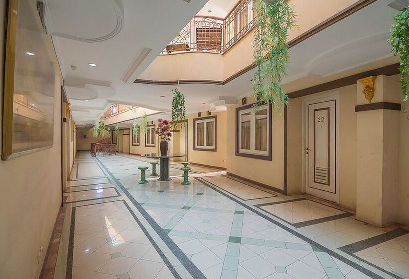 פנסיון Reddoorz Near Setrasari Mall 2