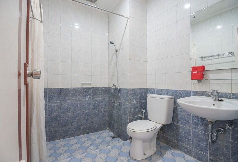 פנסיון Reddoorz Near Setrasari Mall 2