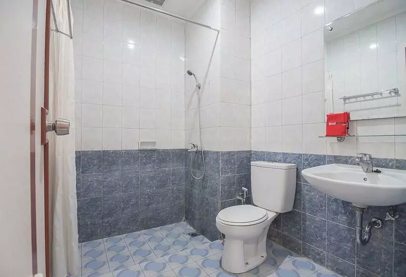 Majatalo Reddoorz Near Setrasari Mall 2