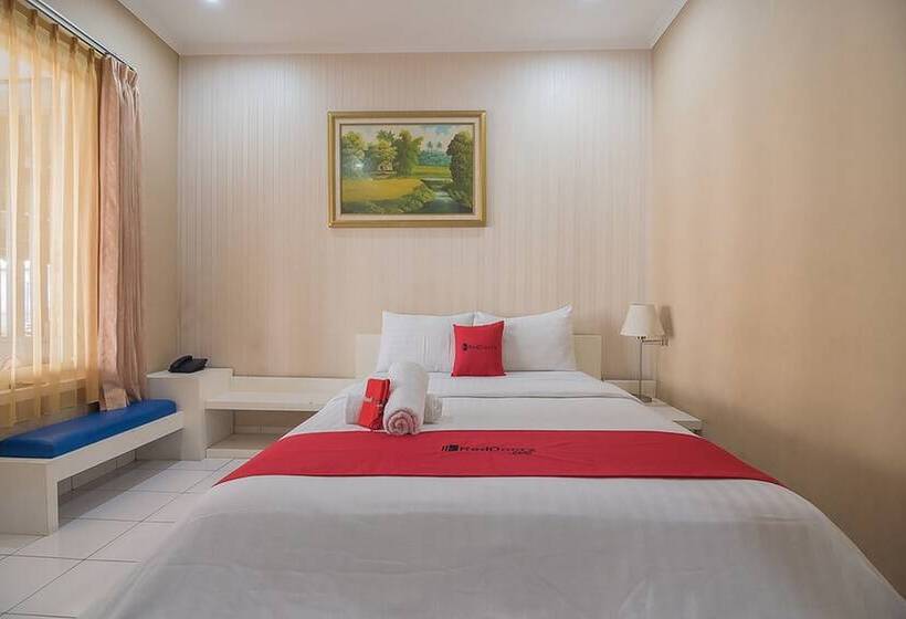 פנסיון Reddoorz Near Setrasari Mall 2