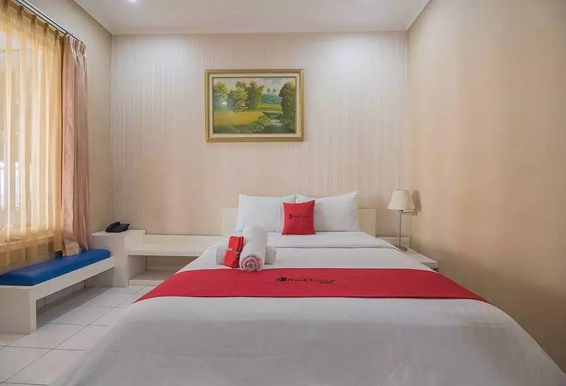 Majatalo Reddoorz Near Setrasari Mall 2