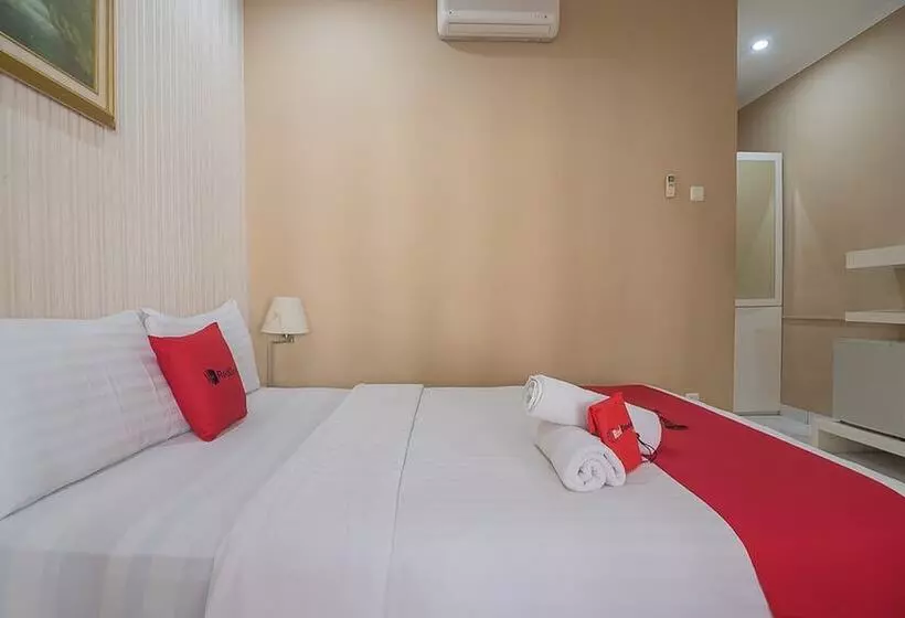 Majatalo Reddoorz Near Setrasari Mall 2