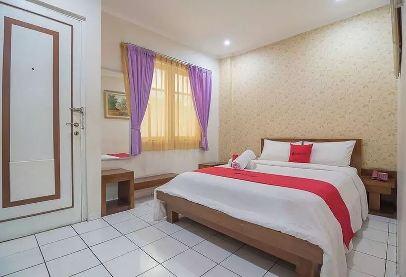 Majatalo Reddoorz Near Setrasari Mall 2