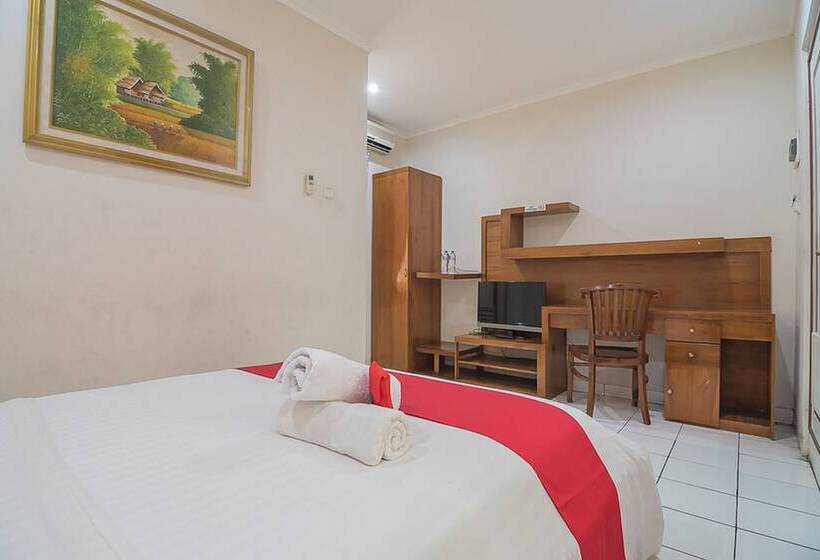 פנסיון Reddoorz Near Setrasari Mall 2