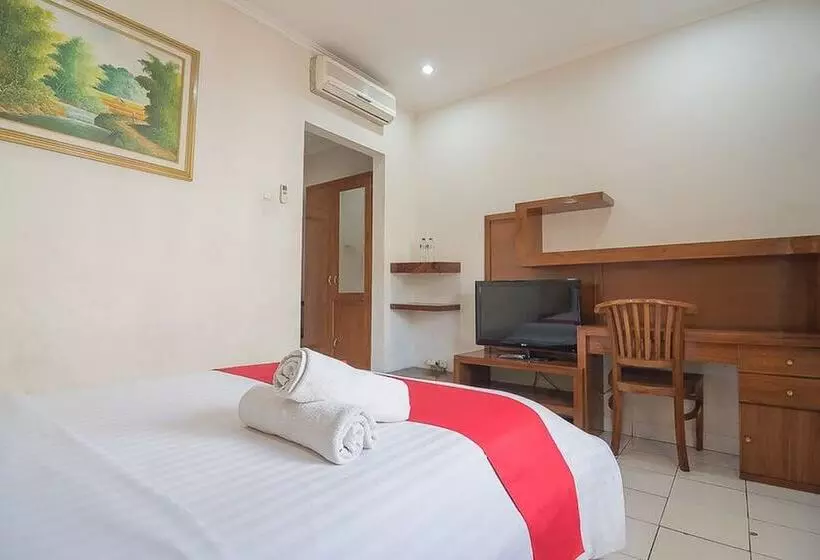 Majatalo Reddoorz Near Setrasari Mall 2