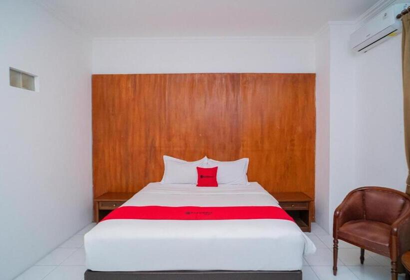 Reddoorz Plus At Hotel Surya Solo