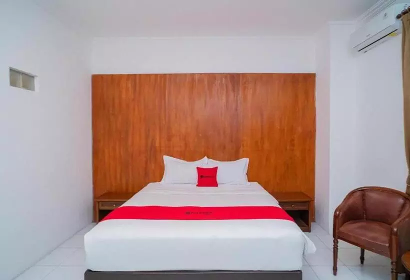 Reddoorz Plus At Hotel Surya Solo
