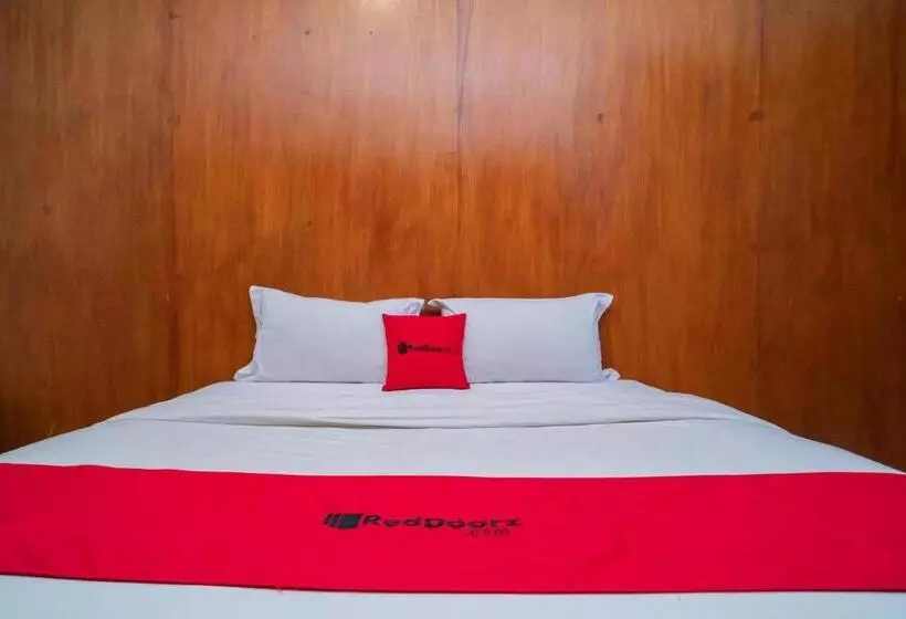Reddoorz Plus At Hotel Surya Solo