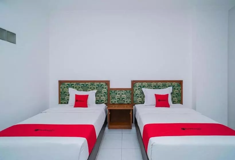 Reddoorz Plus At Hotel Surya Solo