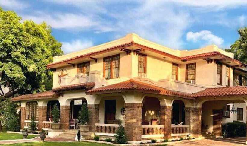 The Lancaster Manor Bed And Breakfast