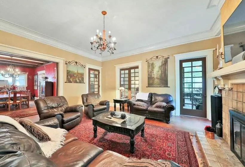 The Lancaster Manor Bed And Breakfast