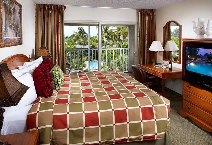 هتل Best Western Naples Inn & Suites