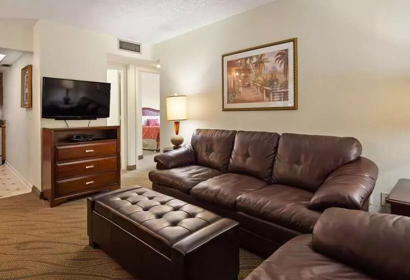هتل Best Western Naples Inn & Suites