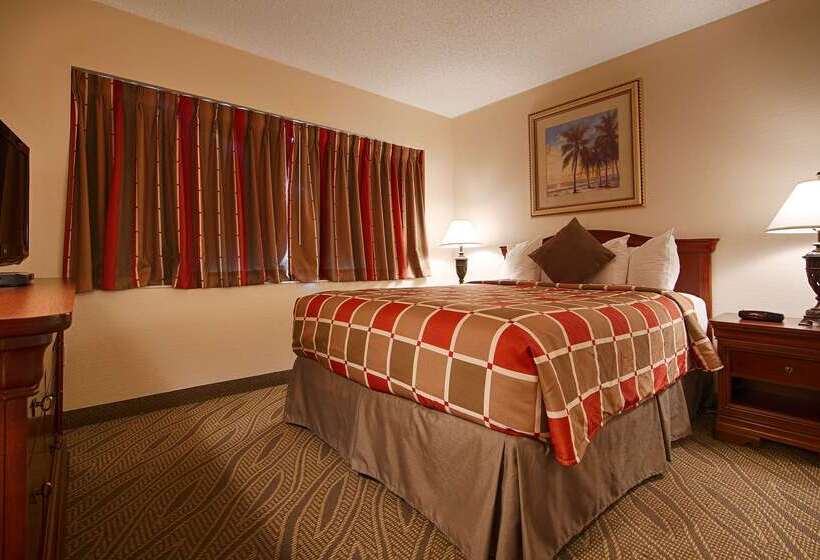 فندق Best Western Naples Inn & Suites