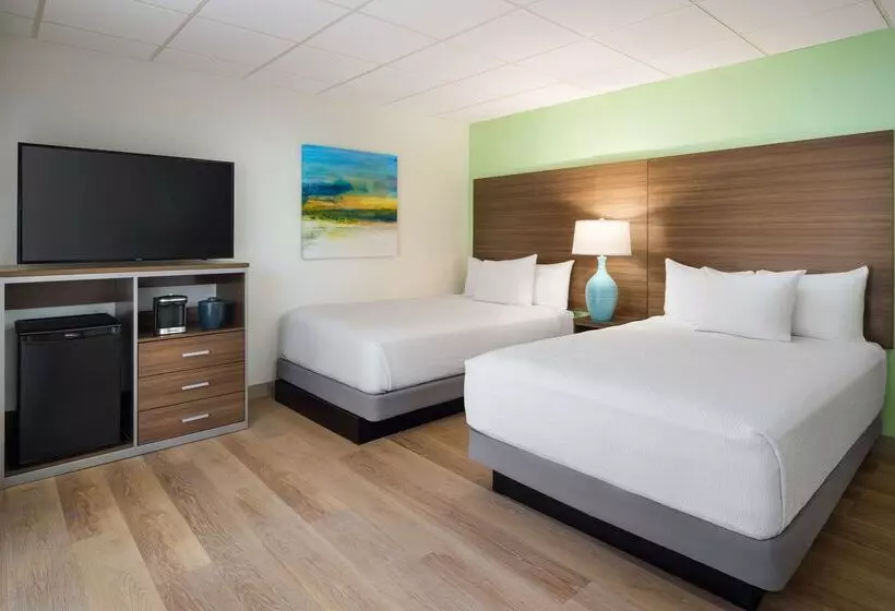 هتل Best Western Naples Inn & Suites