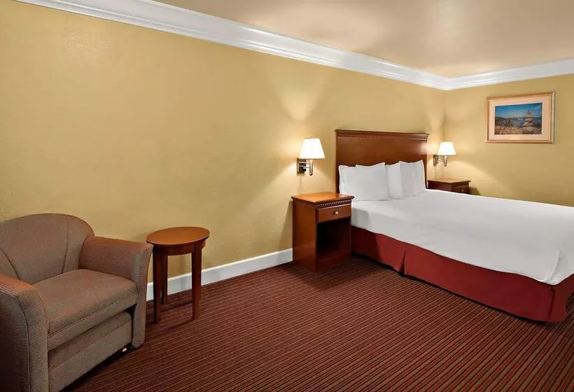 هتل Best Western Willits Inn