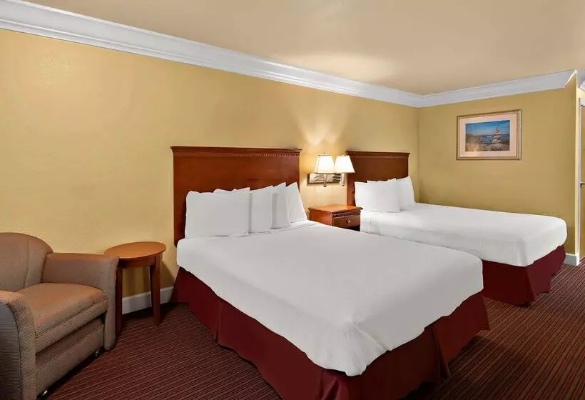 هتل Best Western Willits Inn