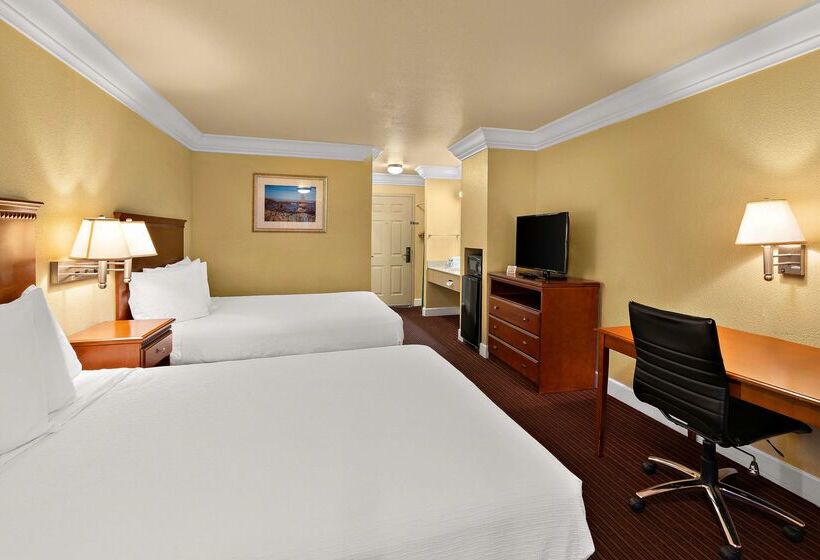 فندق Best Western Willits Inn