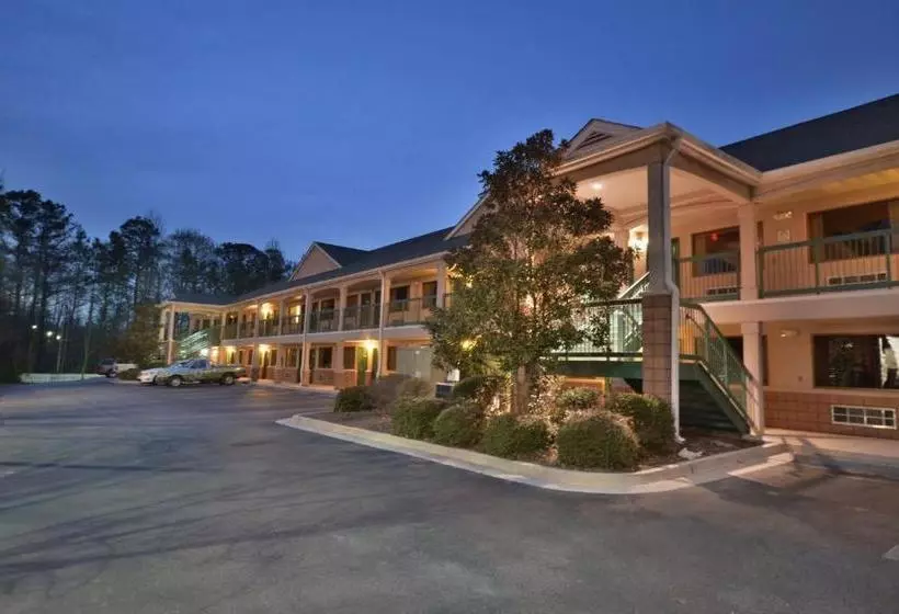 酒店 Days Inn & Suites By Wyndham Peachtree City