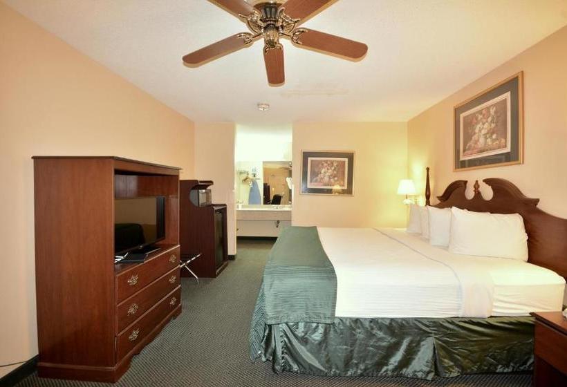 Отель Days Inn & Suites By Wyndham Peachtree City