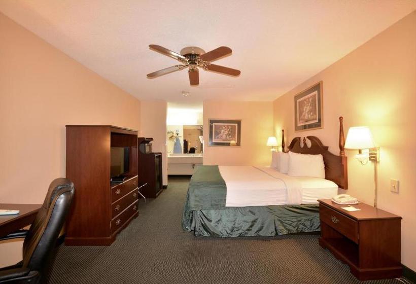 Отель Days Inn & Suites By Wyndham Peachtree City