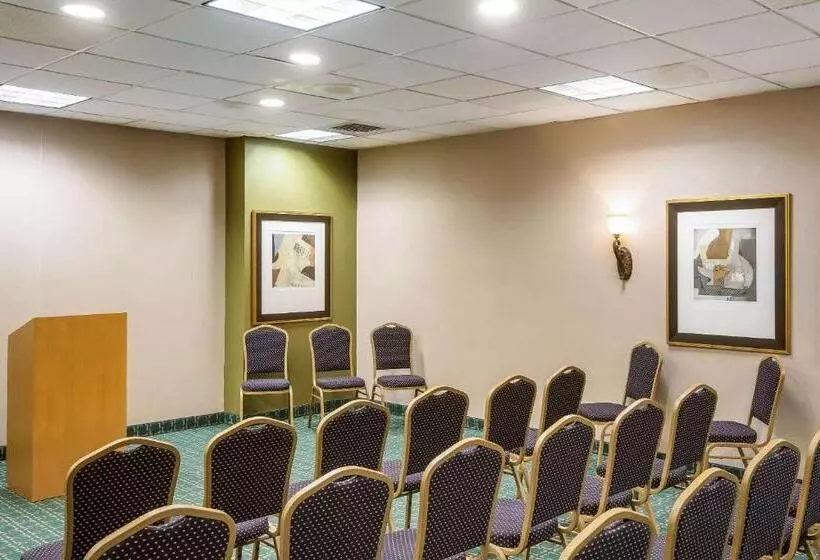 Exton Hotel And Conference Center