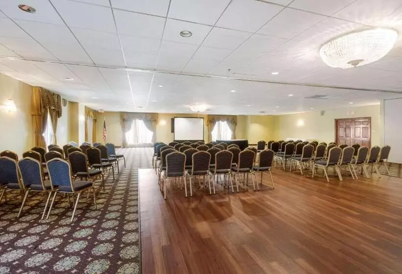 Exton Hotel And Conference Center