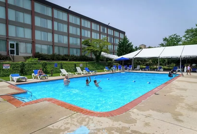 Exton Hotel And Conference Center