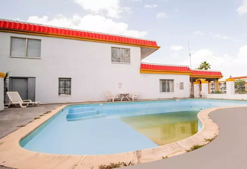 בית מלון כפרי O Grand Inn Channelview I10