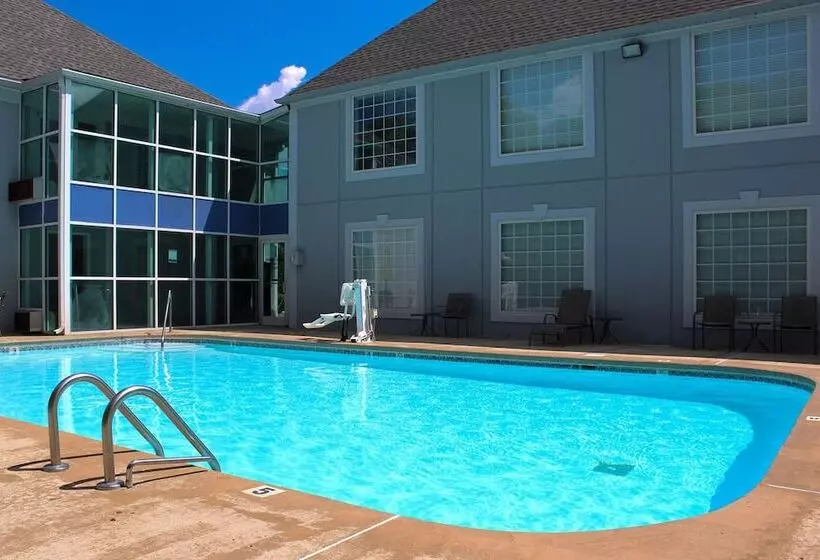 호텔 Quality Inn Crossville Near Cumberland Mountain State Park