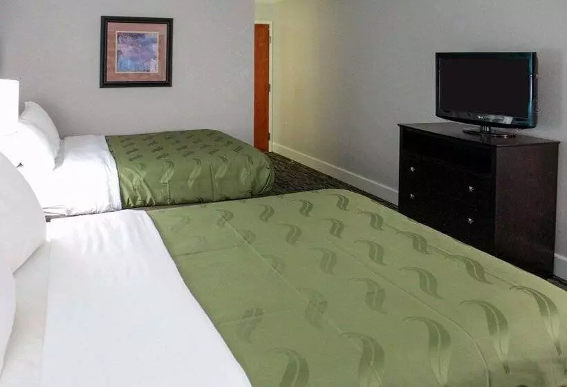 호텔 Quality Inn Crossville Near Cumberland Mountain State Park