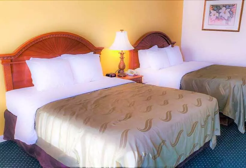 فندق Quality Inn Near Manatee Springs State Park