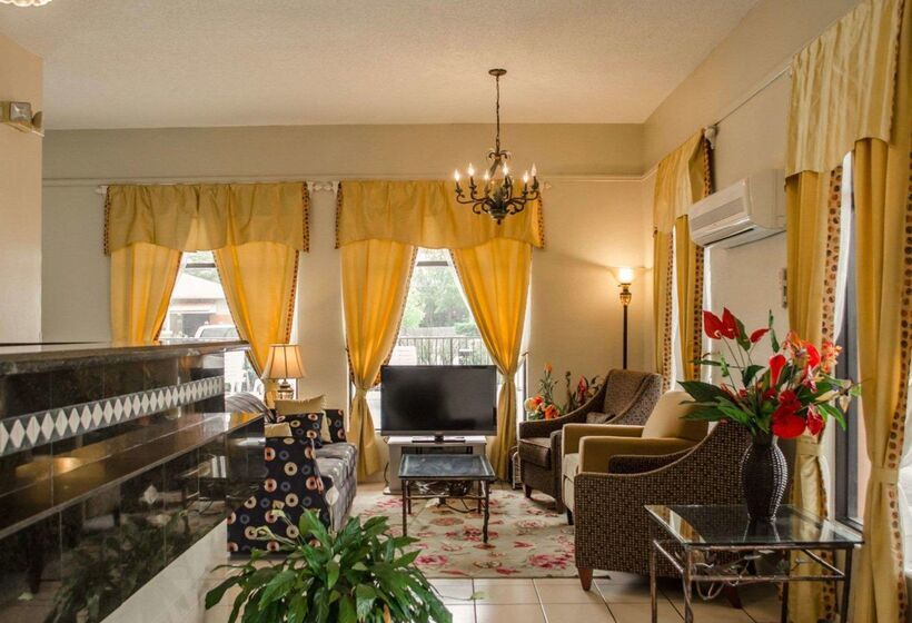 호텔 Quality Inn Near Manatee Springs State Park