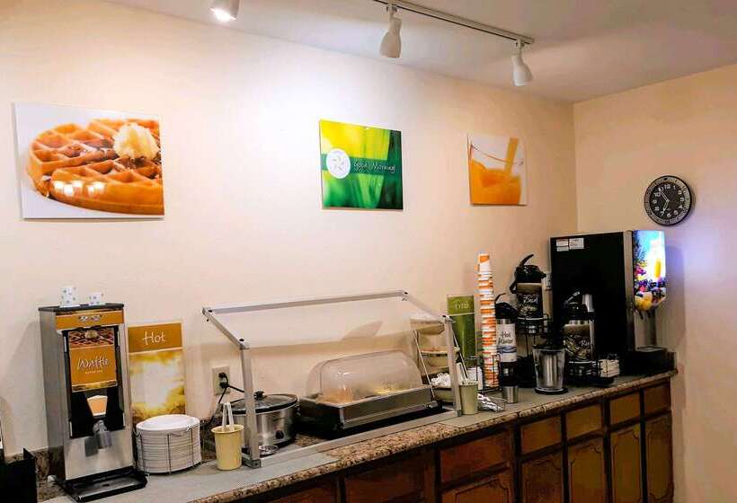 호텔 Quality Inn Near Manatee Springs State Park