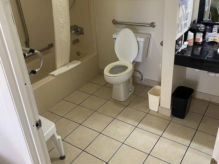 호텔 Quality Inn Near Manatee Springs State Park