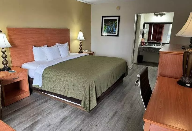 فندق Quality Inn Near Manatee Springs State Park