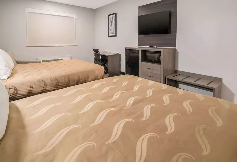 בית מלון כפרי Quality Inn & Suites