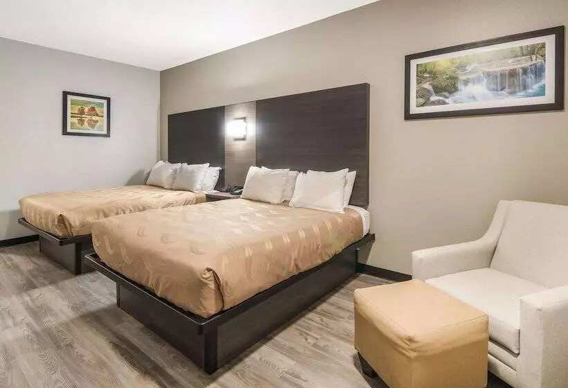 בית מלון כפרי Quality Inn & Suites