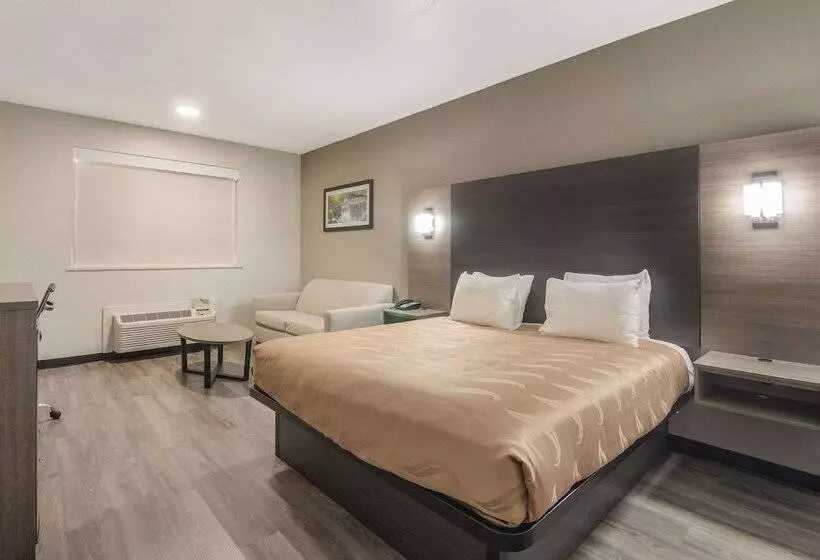 בית מלון כפרי Quality Inn & Suites