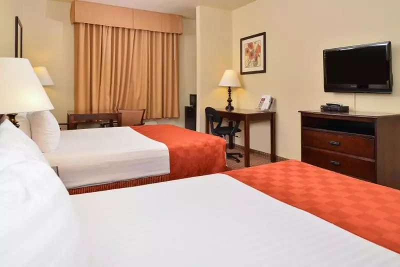 בית מלון כפרי Quality Inn & Suites