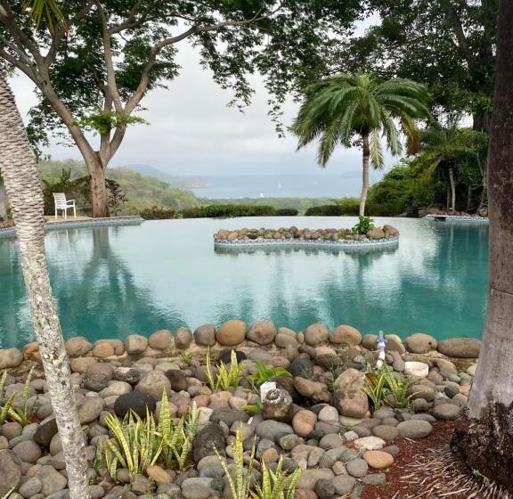 Casa Vistas Del Pacifico Bed & Breakfast