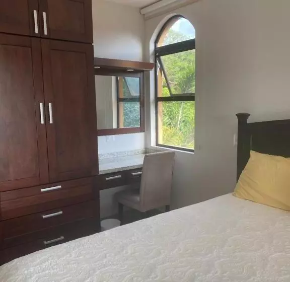 Casa Vistas Del Pacifico Bed & Breakfast