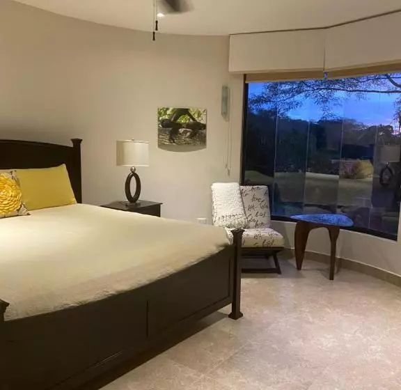 Casa Vistas Del Pacifico Bed & Breakfast