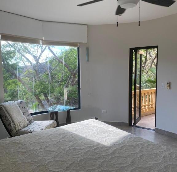 Casa Vistas Del Pacifico Bed & Breakfast