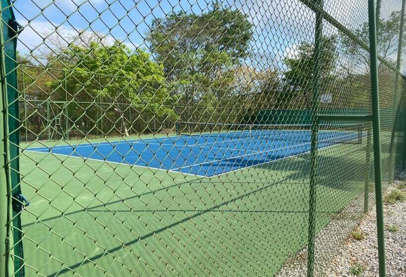 Casa Vistas Del Pacifico Bed & Breakfast